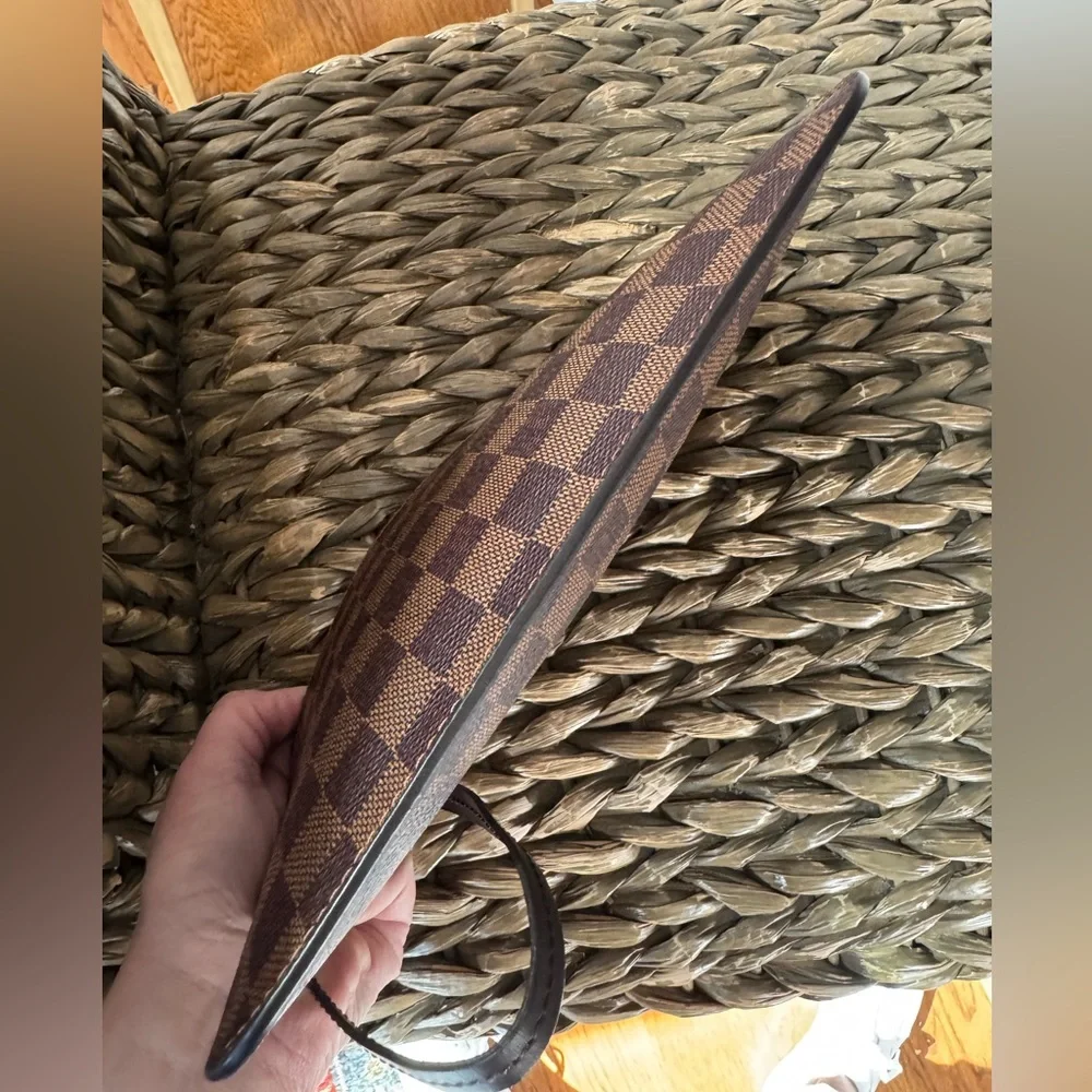 LV Zip pouch - Picture 9 of 17